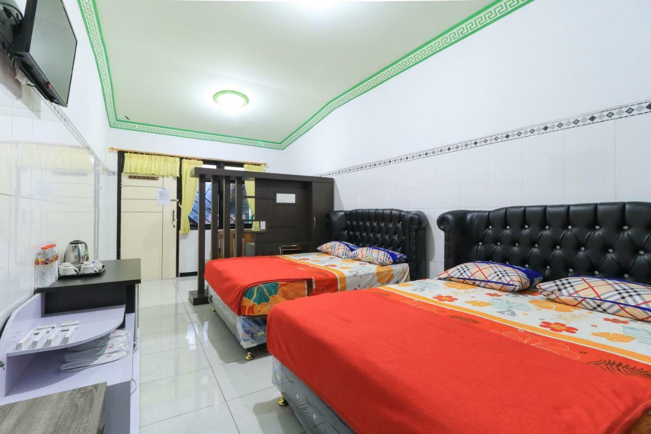 Naga Mas Hotel Mojokerto Exterior photo
